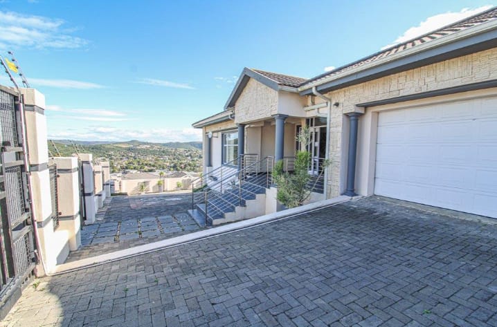 5 Bedroom Property for Sale in Nahoon Valley Park Eastern Cape